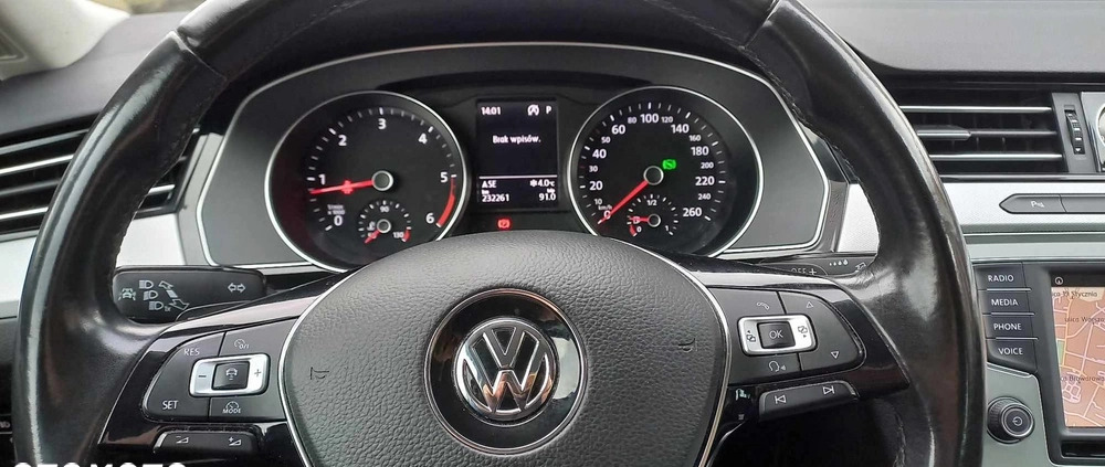 Volkswagen Passat cena 57800 przebieg: 232000, rok produkcji 2017 z Lubawa małe 596